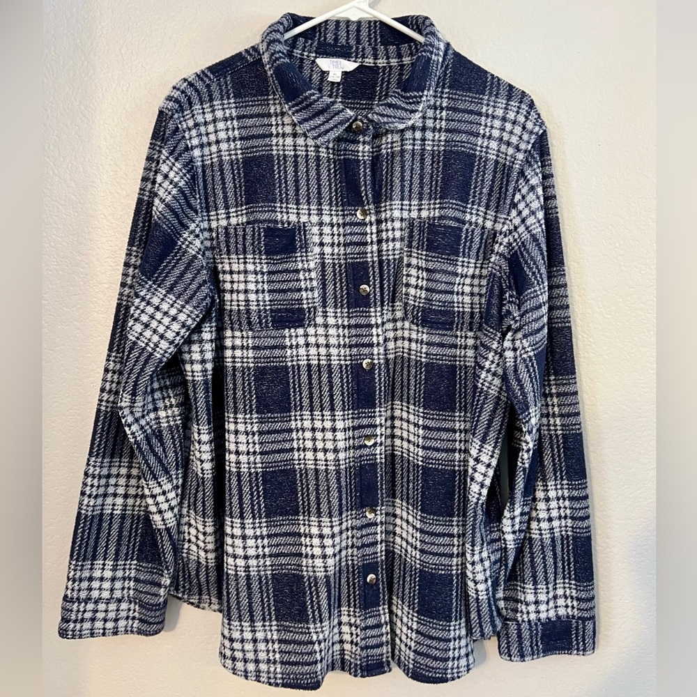 Women’s Navy Blue Plaid Button-Up Flannel